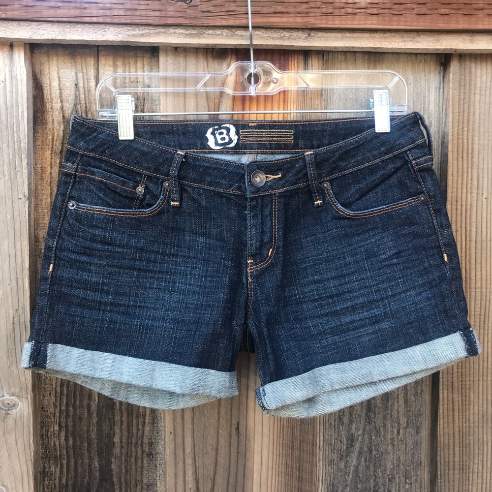 Bullhead Dark Wash Junior’s  Denim Jean shorts